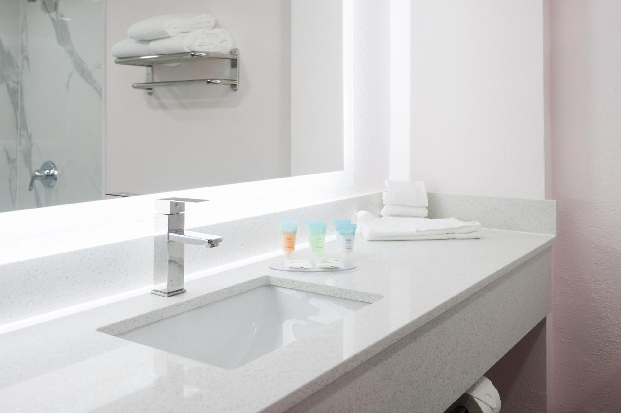 B&B Hotel Miami Airport Miami Springs Екстер'єр фото